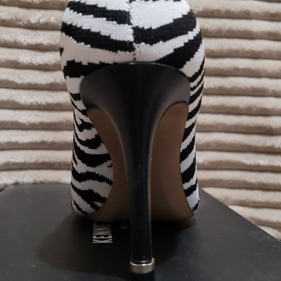 Kenneth Cole Women's Riley 85 Calf Hair Pumps - Picture 3 of 4